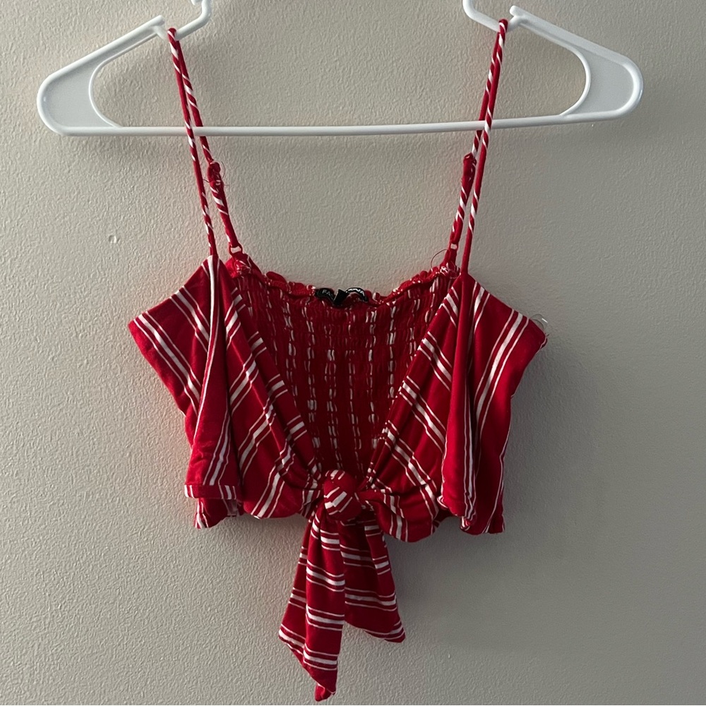 FRONT TIE CROP TOP